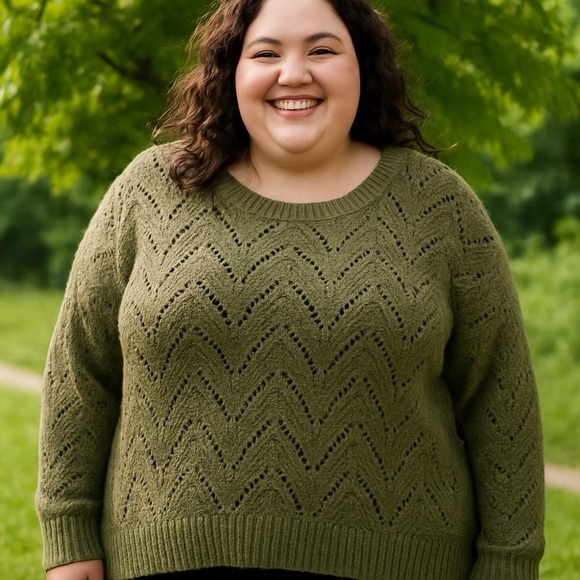 Old Navy Sweaters - Old Navy Textured Knit Sweater in Olive